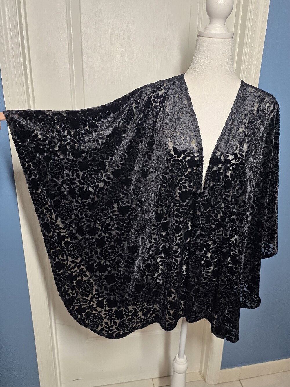 Vtg Ever Beauty Black Velvet Burnout Shawl OSFA Batwings Open Front USA Made